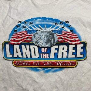 USA size 2XL white land of the free home of the brave vintage crew neck tee